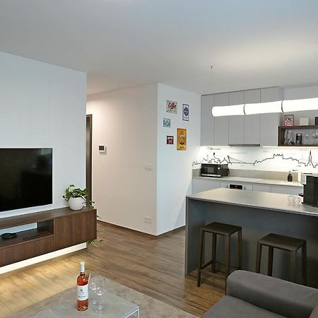 Modern Apartment Near The City Centre Urban Братислава Экстерьер фото