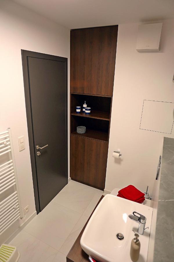 Modern Apartment Near The City Centre Urban Братислава Экстерьер фото